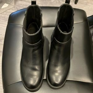 Chelsea boots